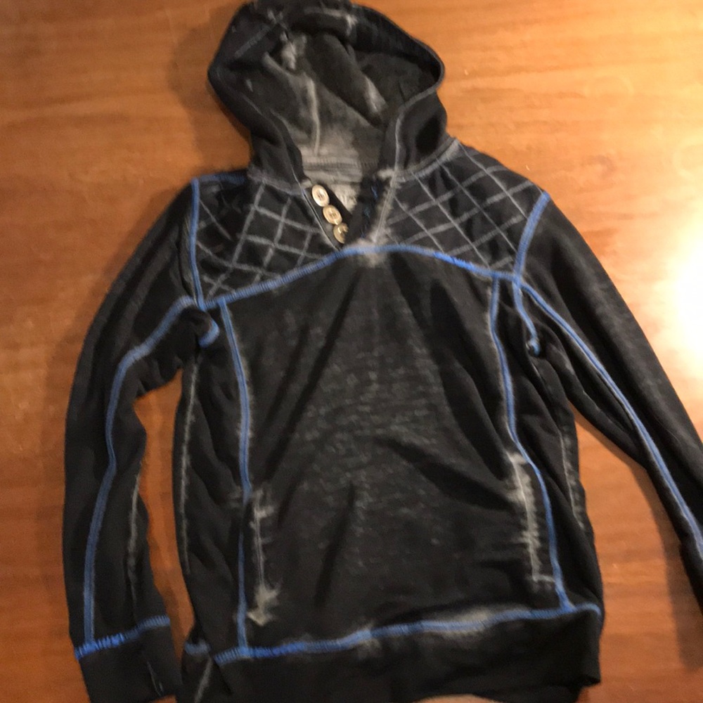 Black sweatshirt